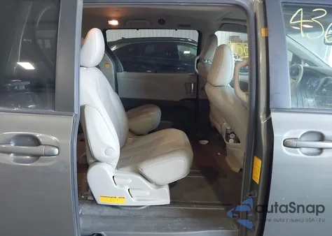 2011 Toyota Sienna Xle V6 из США, поврежденный, VIN 5TDYK3DC7BS161304